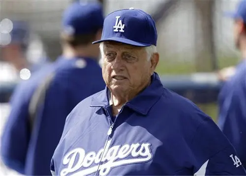 Ex Manager de Dodgers dado de alta tras infarto