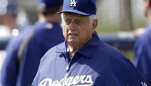 Ex Manager de Dodgers dado de alta tras infarto