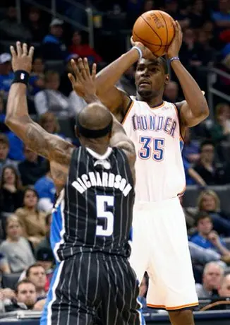 Orlando inicia con el pie izquierdo al caer 89-97 frente al Thunder
