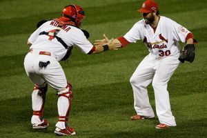 Cardenales gana y ya aventaja a Gigantes