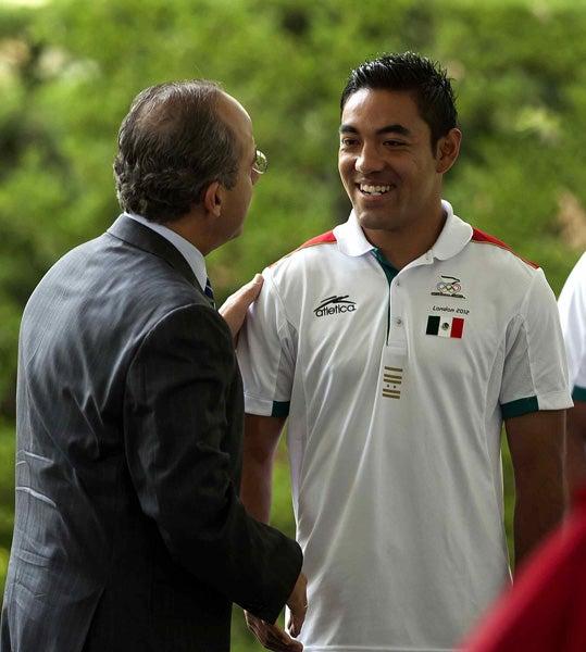 Marco Fabián saludo al Presidente Felipe Calderón | MEXSPORT