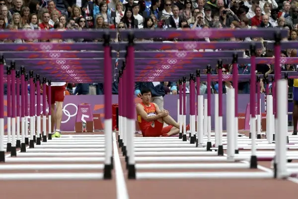 Liu Xiang sería operado luego de accidente en los 110 mts vallas
