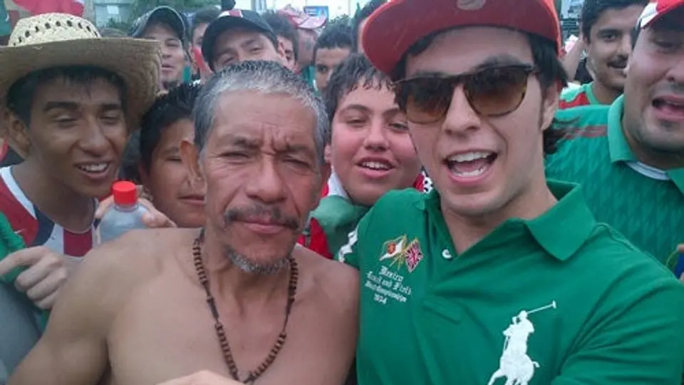 Checo festeja en la Minerva