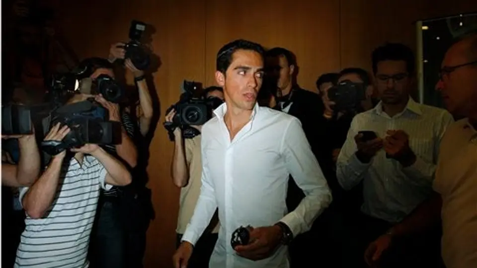 Contador niega que doping haya sido por transfusión de sangre