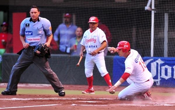 Reciben el tercero de la serie en el Foro Sol. FOTO: MIGUEL PONTÓN