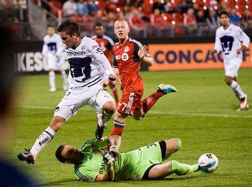 El cuadro canadiense se dedicó a defender su meta. FOTO: AP