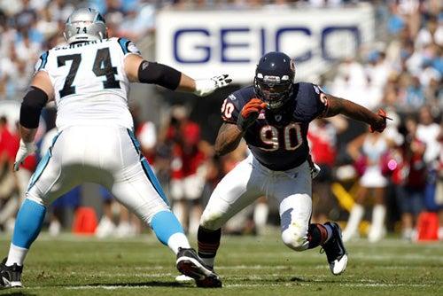 Julius Peppers consiguió en 2011 once capturas de mariscal de campo | AP