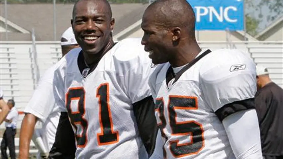 Sancionan a Terrell Owens por uso de redes sociales