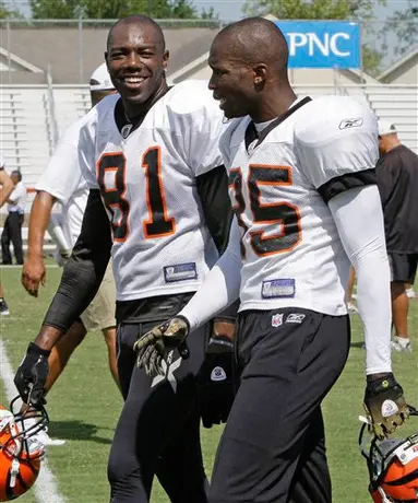Sancionan a Terrell Owens por uso de redes sociales