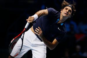 Federer se afianza en las semifinales de la Copa Masters