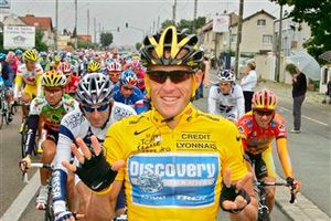 Despojan a Armstrong de sus 7 títulos del Tour de Francia por dopaje