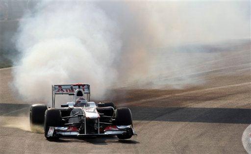 Kamui Kobayashi, tras el inicio en el circuito de Noida. FOTO: AP