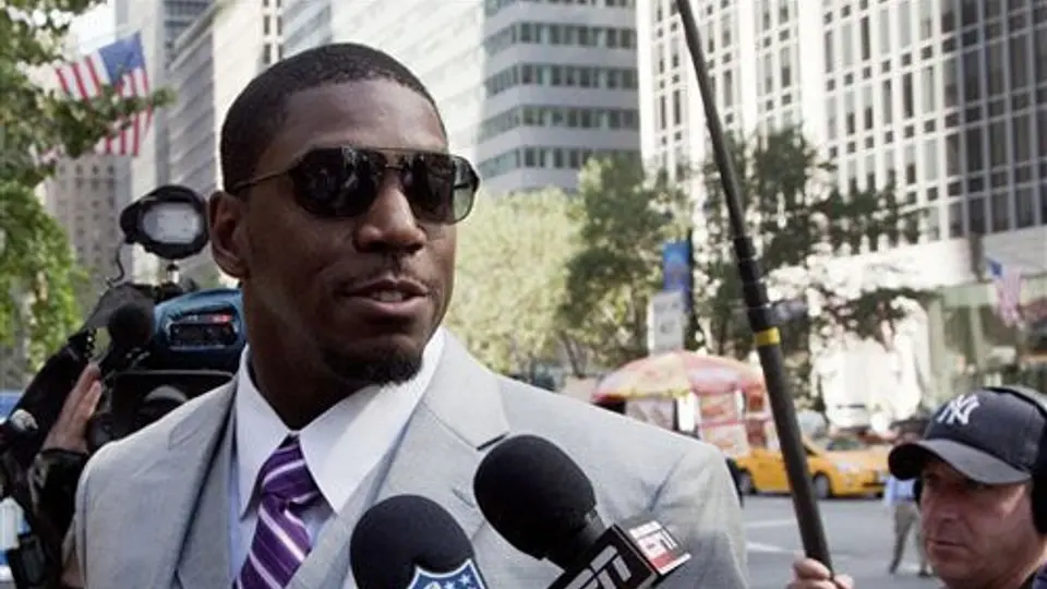 Vilma recibe oferta de NFL para reducir suspensión
