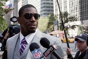 Vilma recibe oferta de NFL para reducir suspensión