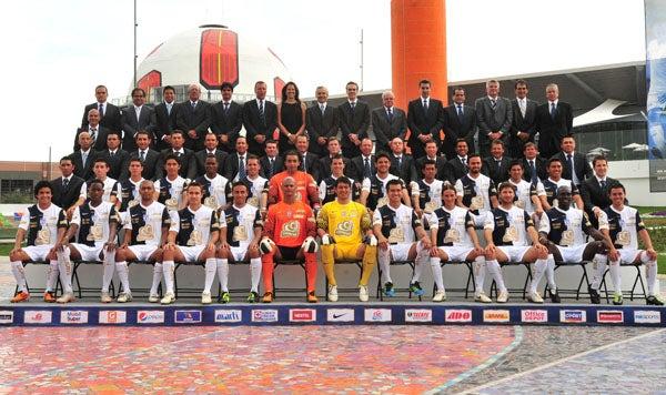 El equipo se tomó la fotografía oficial. FOTO: MIGUEL PONTÓN