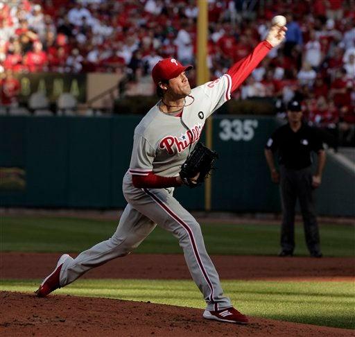 El zurdo Cole Hamels estuvo en la lomita por los Filis. FOTO: AP
