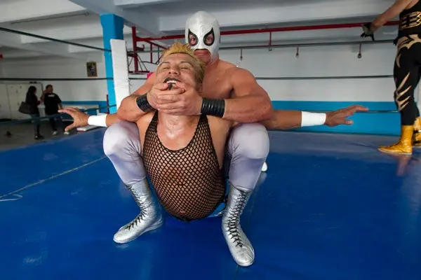 Axel, el nieto del Santo está listo para la batalla. FOTO: CÉSAR VICUÑA