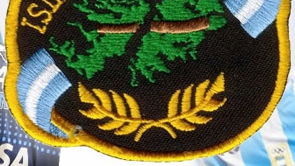 Argentinos proponen usar emblema de Las Malvinas en uniformes para JO