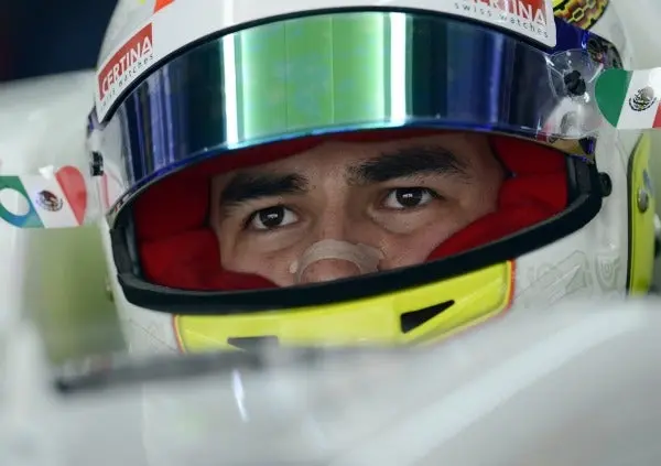Checo termina 15 en Abu Dhabi