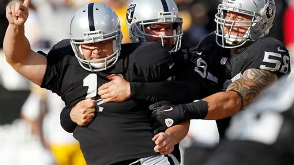 Raiders remonta a Pittsburgh con gol de campo de 43 yardas