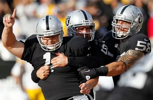 Raiders remonta a Pittsburgh con gol de campo de 43 yardas