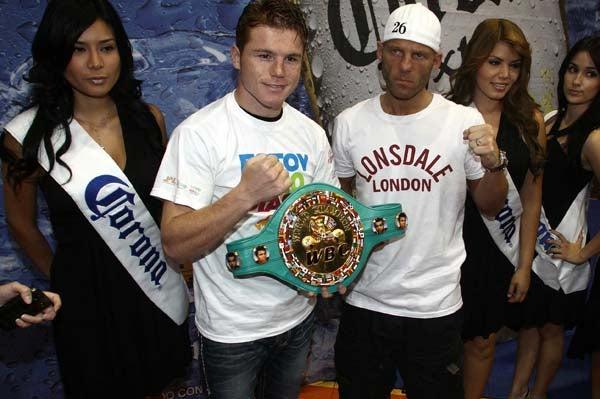 Rhodes dijo que aprovechará la falta de experiencia del 'Canelo' a su favor. FOTO: MEXSPORT