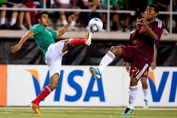 Con mucha energía, pero poco futbol, México cayó ante una de las selecciones de más bajo perfil en el orbe. FOTO: CÉSAR VICUÑA