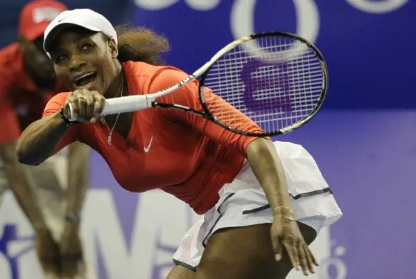 Serena Williams planea jugar pese a cirugía