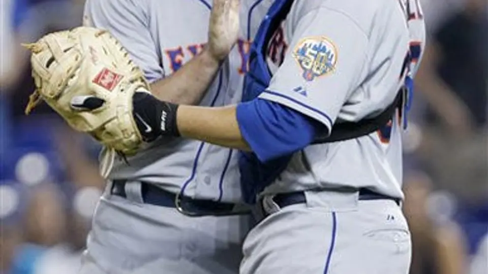 Mets blanquean a Marlines