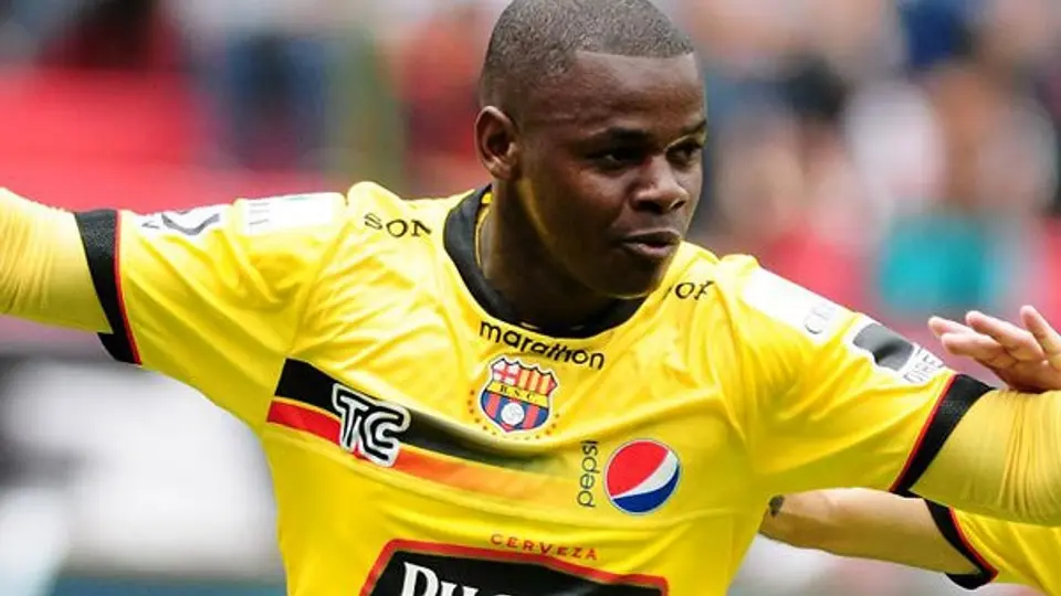 Herrera admite que América va por Narciso Mina