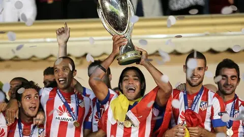 Falcao y Atlético humillan al Chelsea en la Supercopa