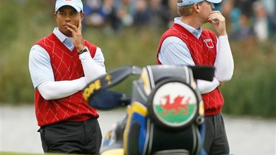Woods y Stricker pierden y Europa toma el liderato en Copa Ryder