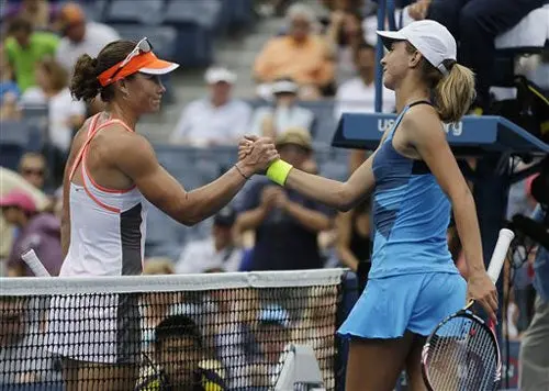 Stosur inicia con victoria su defensa del US Open