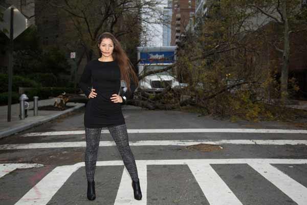 La modelo cometió la imprudencia de tomarse fotos después del desastre de Nueva York. | ESPECIAL