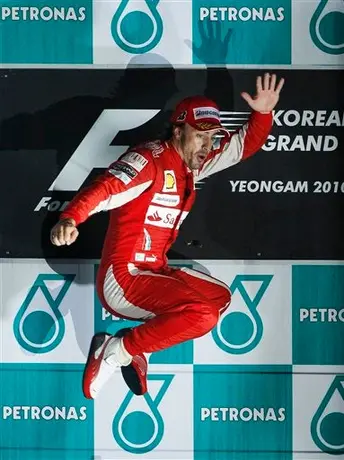 Alonso tuvo mucha suerte en Corea: Vettel