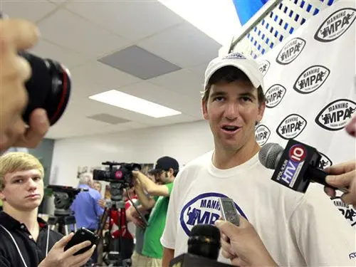 Eli Manning cree que Gigantes deben mejorar para repetir