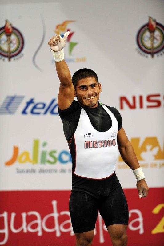 El mexicano tuvo 150 en envión para un total de 262 kilos. FOTO: MEXSPORT