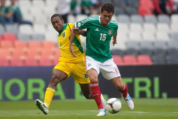 Héctor Moreno tuvo mala suerte al desviar el balón para el gol de Guyana l MEXSPORT