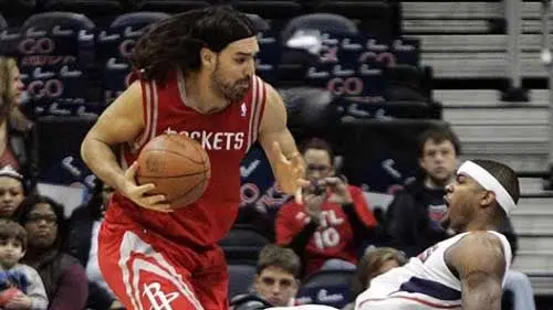 Scola no presentó a los entrnamientos con Houston