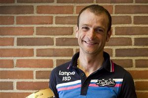 15 ciclistas más vinculados con ex médico de Armstrong