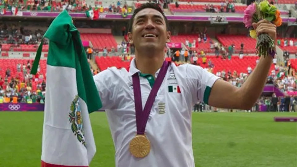 Marco Fabián dedica el Oro a su hermano