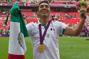 Marco Fabián dedica el Oro a su hermano