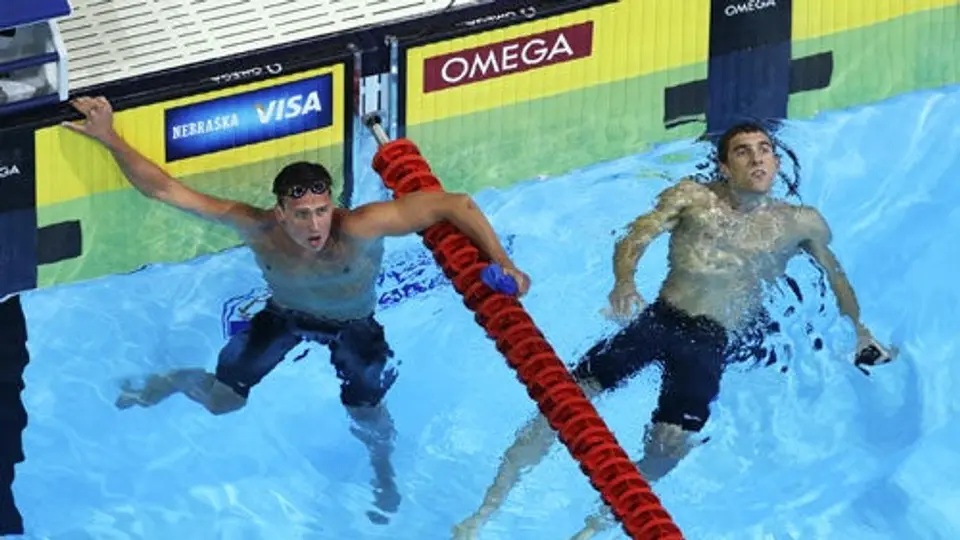 Lochte se impone a Phelps en su primer duelo