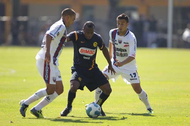 Las Águilas salieron al terreno de juego con ánimos de proponer. FOTO: ÓSCAR RAMÍREZ