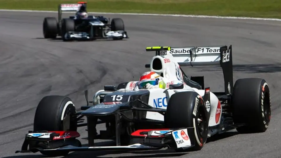 Checo no mejora y termina 14 en P2