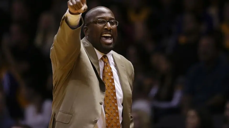 Brown agradece a Lakers experiencia vivida