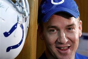 Peyton Manning permanecerá en los Potros