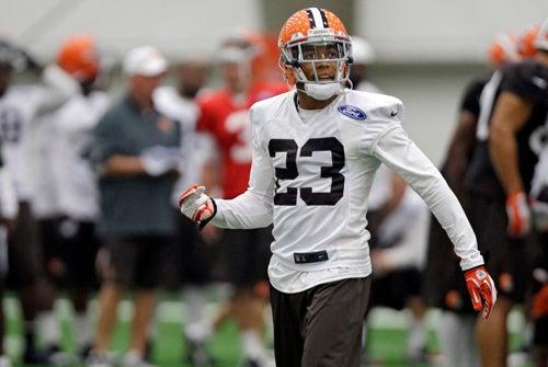 Joe Haden será el encargado de interceptar los ovoides enemigos | AP