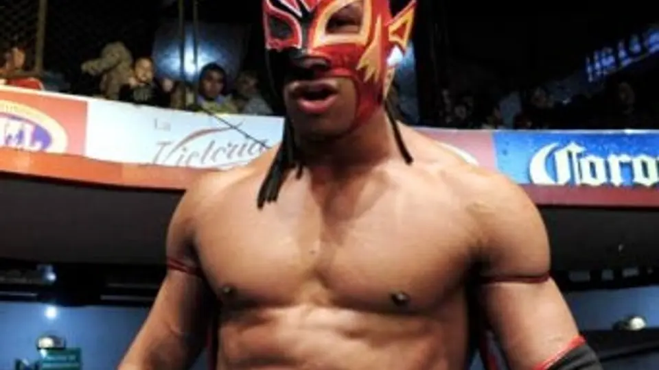 Dragón Rojo Jr., nuevo Campeón peso Medio del CMLL
