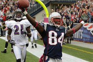 Gostkowski da triunfo de alarido a Patriotas sobre Cuervos en tiempo extra